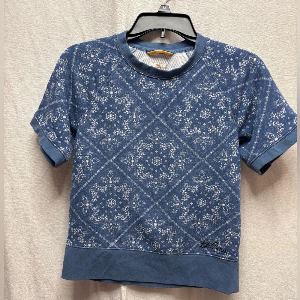 Signature Blue Short Sleeve Top with White Floral Diamond Print